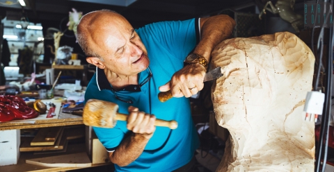 Bisceglie, nella bottega di Paolo Ricchiuti: intagliatore doratore e "artista del sacro"